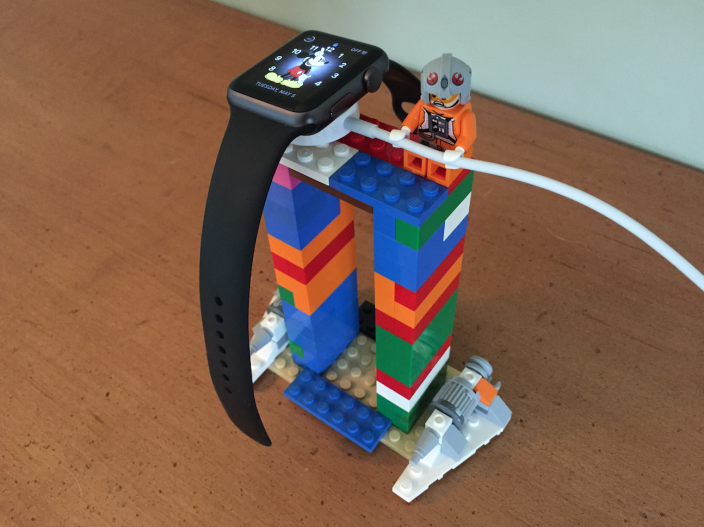 apple-watch-stand-lego-3