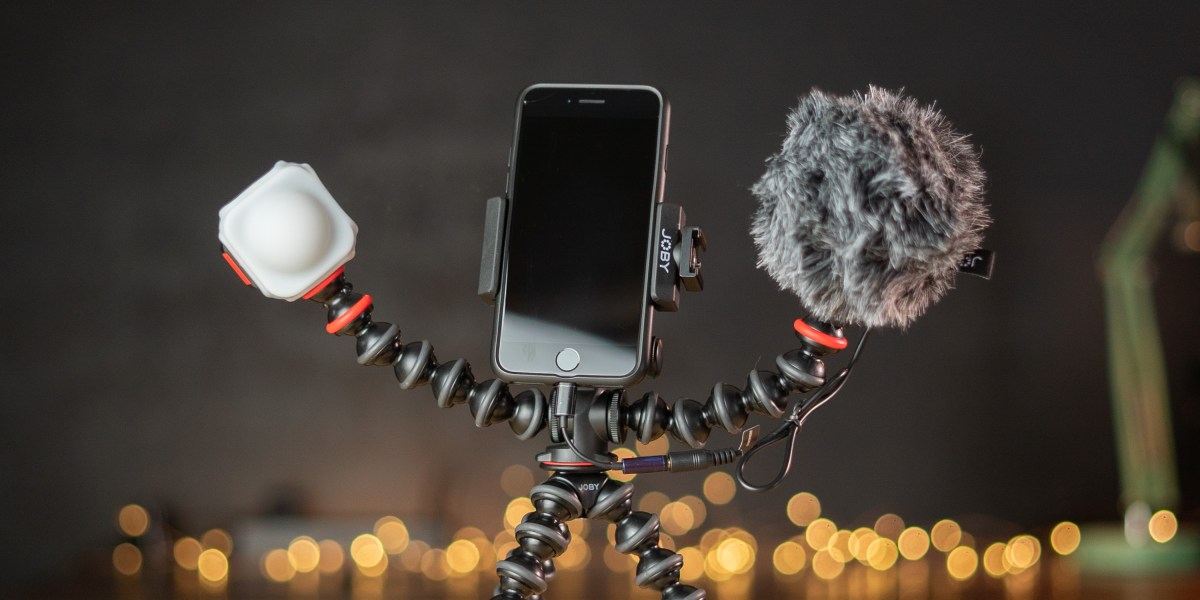 The GorillaPod Mobile Vlogging Kit set up on desk