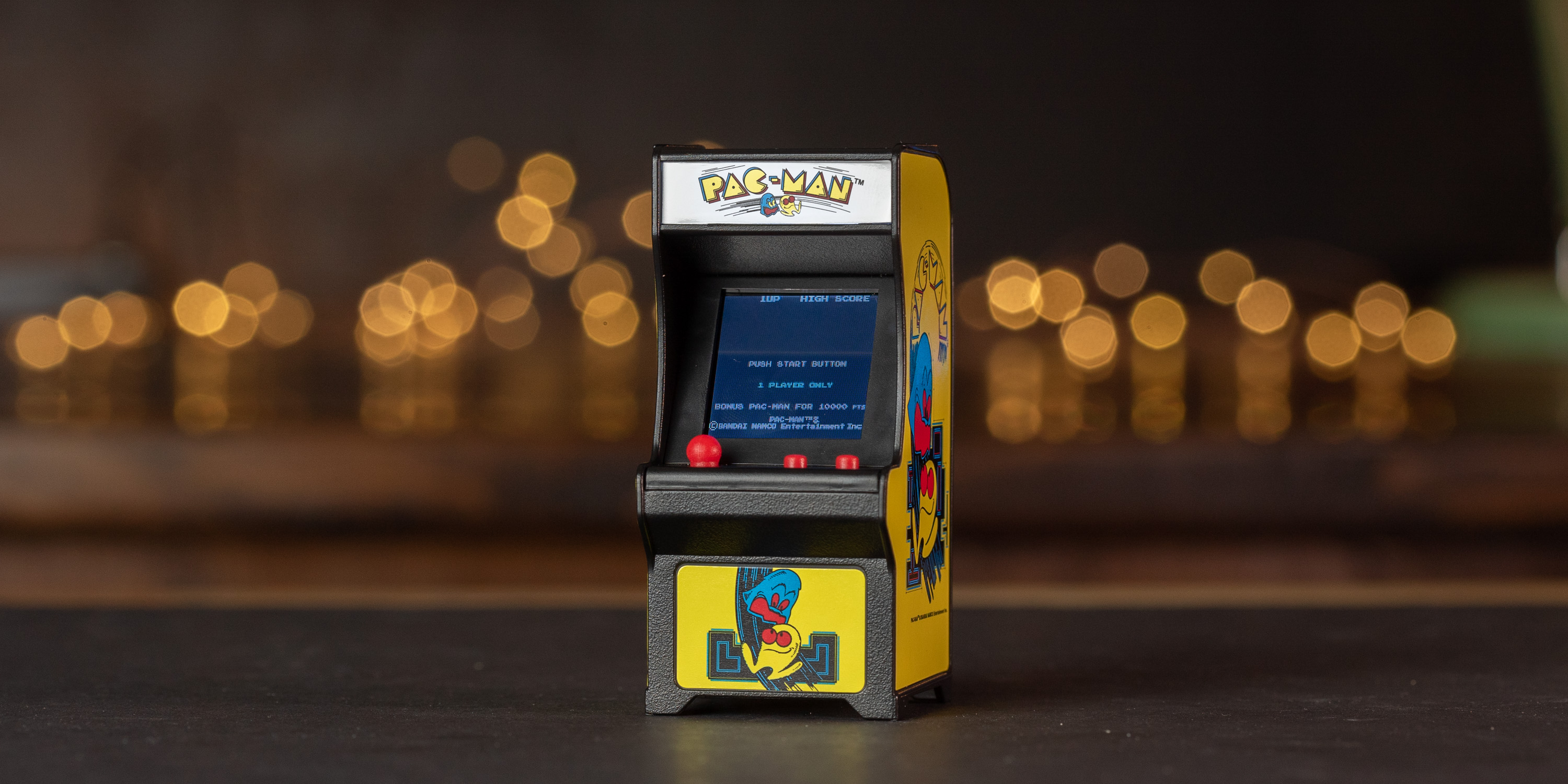 PAC-MAN Tiny Arcade Cabinet