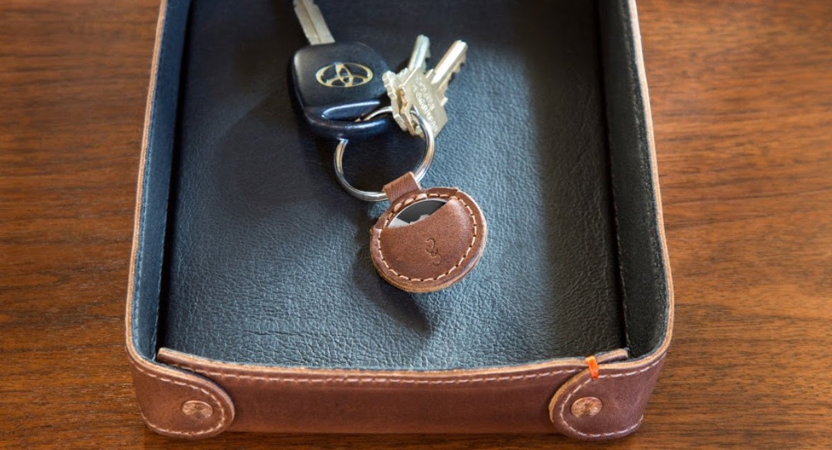Pad & Quill leather AirTags keychain case hero