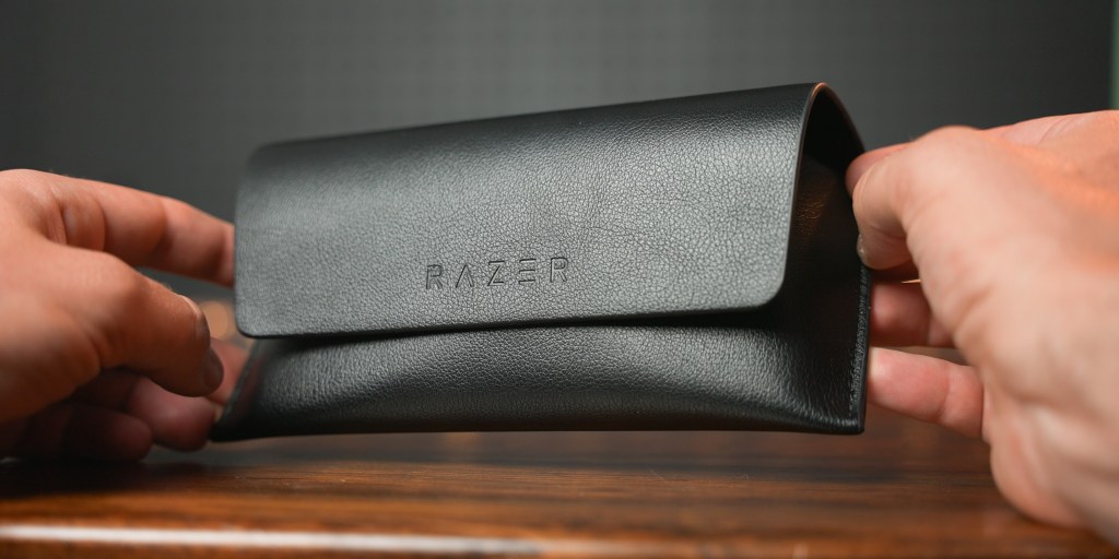 The protective case for Razer Anzu looks and feels great.