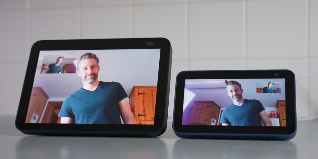 Comparing cameras by using the drop-in feature on the echo show 5 and 8 2nd gen.