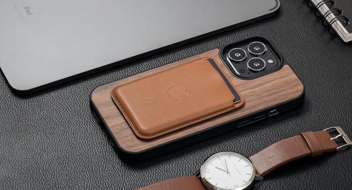 Oakywood iPhone 13 wood cases