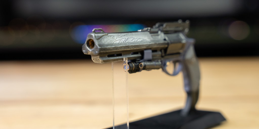 Bungie Rewards Hawkmoon mini replica has great details for the small size