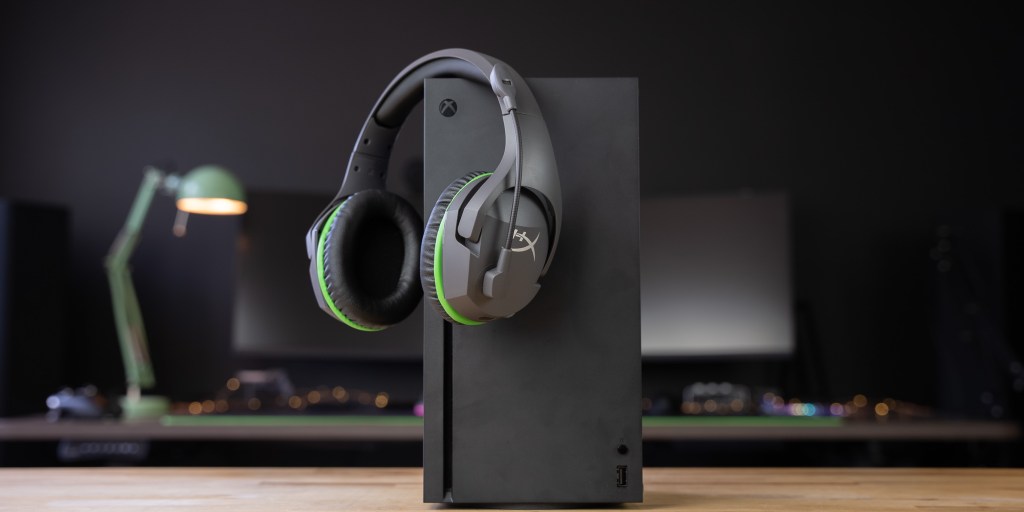 CloudX Stinger Core wireless works with Xbox Series X|S and Xbox One.