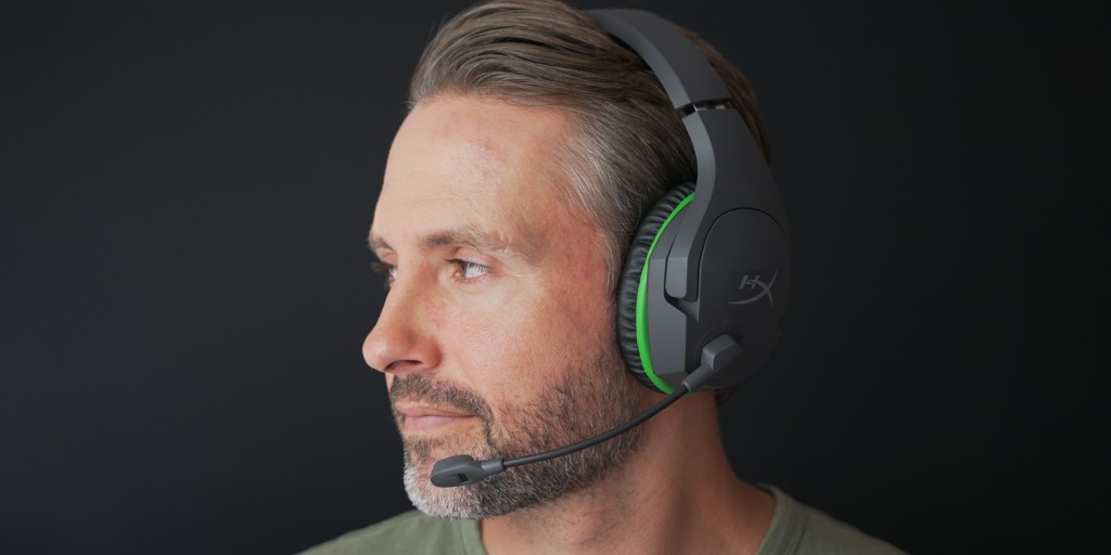The CloudX Stinger Core wireless is light with soft earcups.